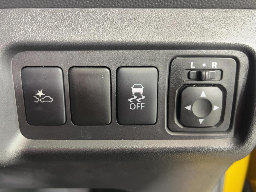 Photo '25' of Mitsubishi Mirage