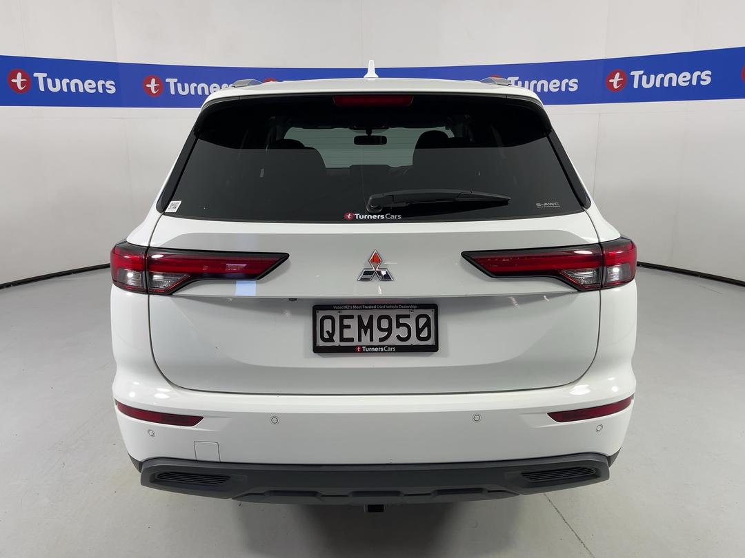 Photo '6' of Mitsubishi Outlander