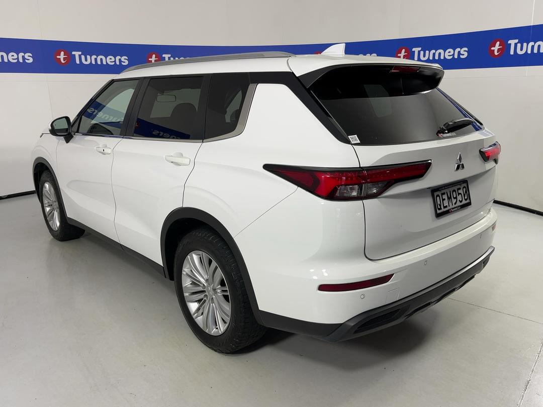 Photo '5' of Mitsubishi Outlander