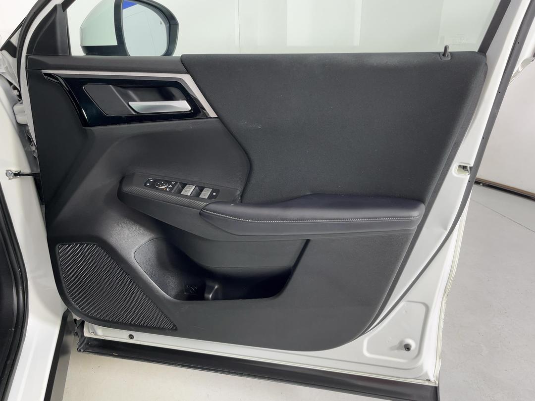 Photo '15' of Mitsubishi Outlander