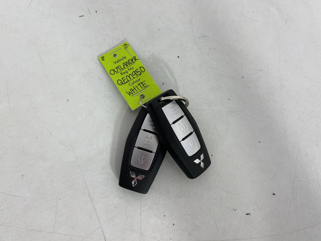 Photo '22' of Mitsubishi Outlander