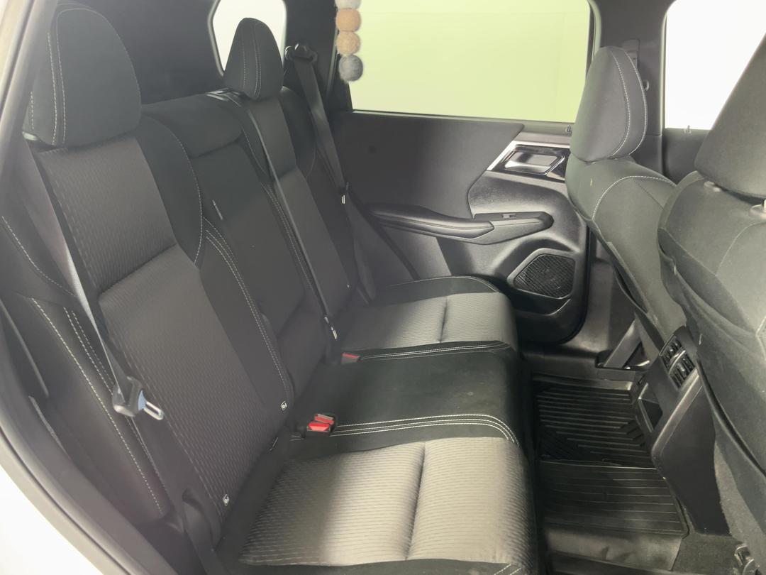Photo '20' of Mitsubishi Outlander
