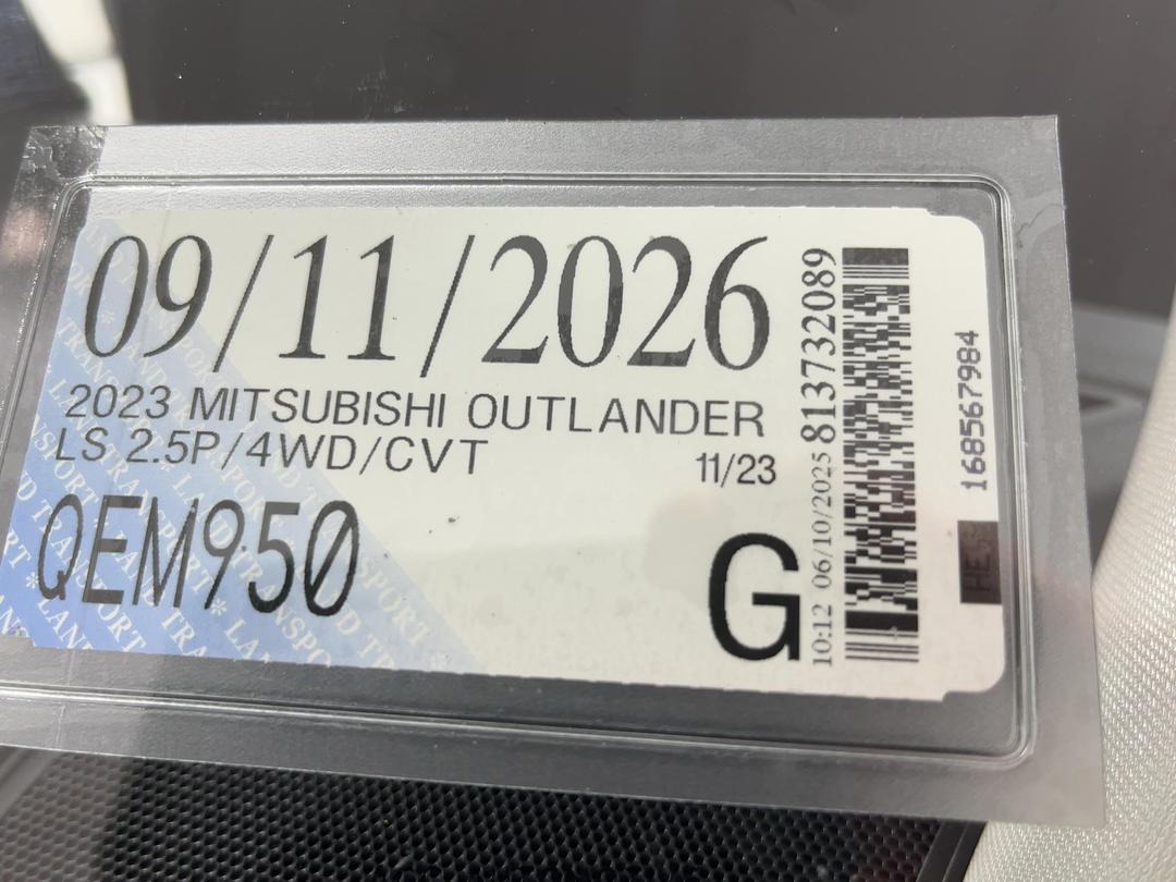 Photo '24' of Mitsubishi Outlander