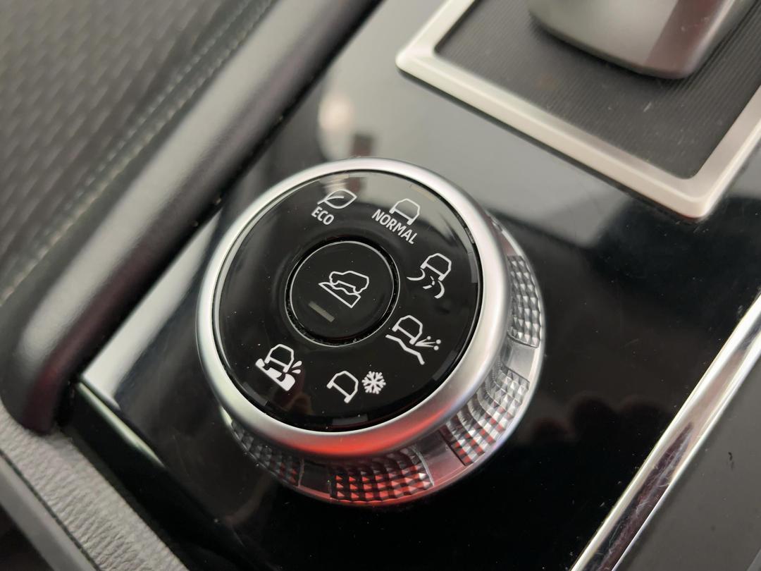 Photo '27' of Mitsubishi Outlander