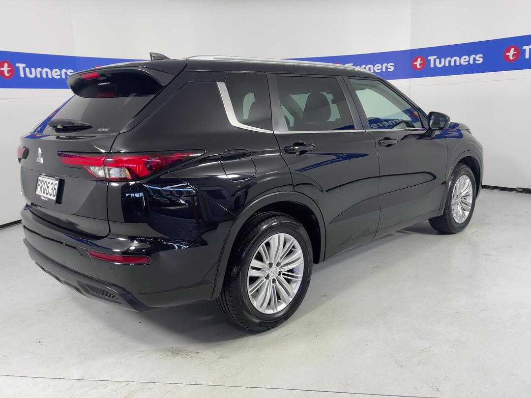 Photo '7' of Mitsubishi Outlander
