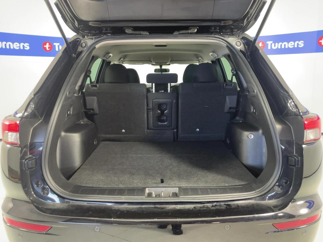 Photo '14' of Mitsubishi Outlander