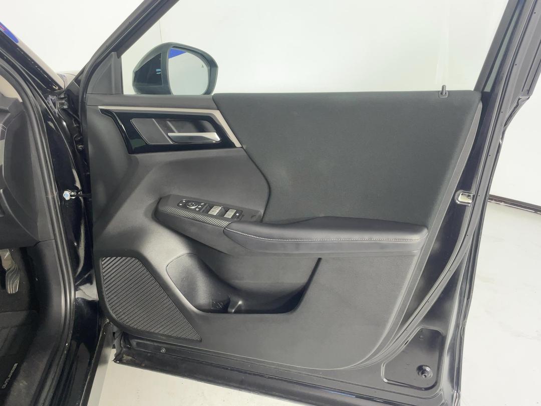 Photo '15' of Mitsubishi Outlander