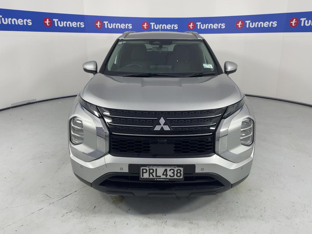 Photo '2' of Mitsubishi Outlander