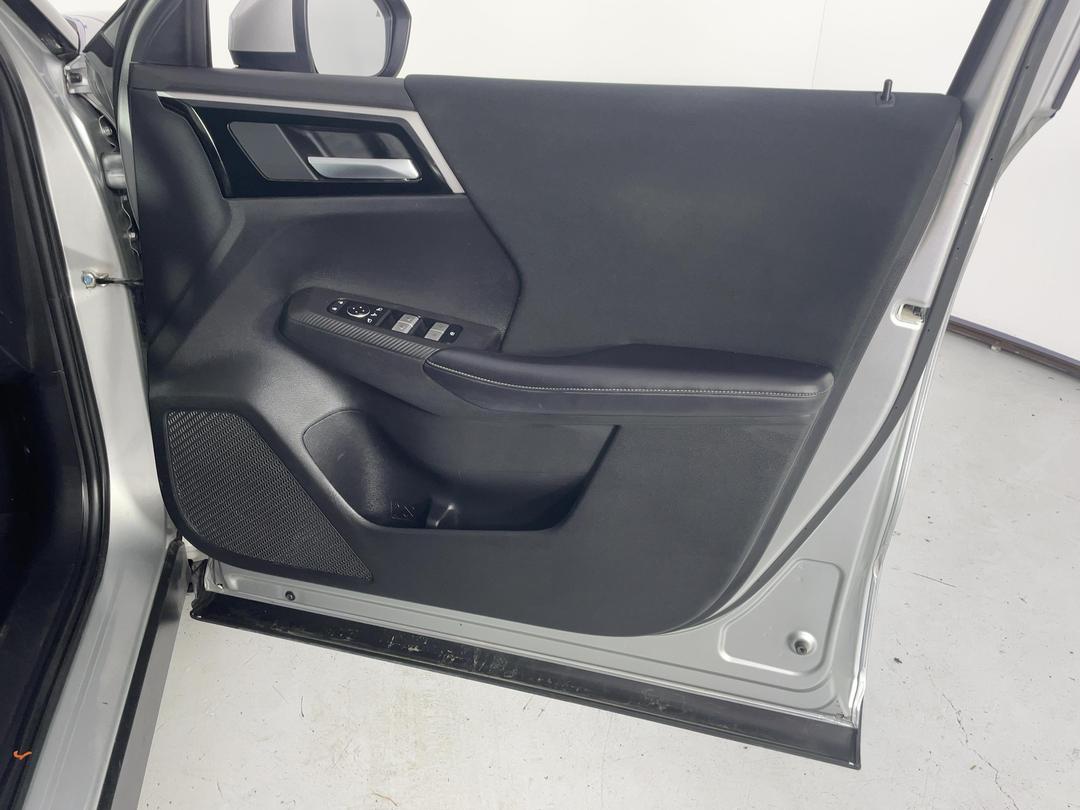 Photo '15' of Mitsubishi Outlander