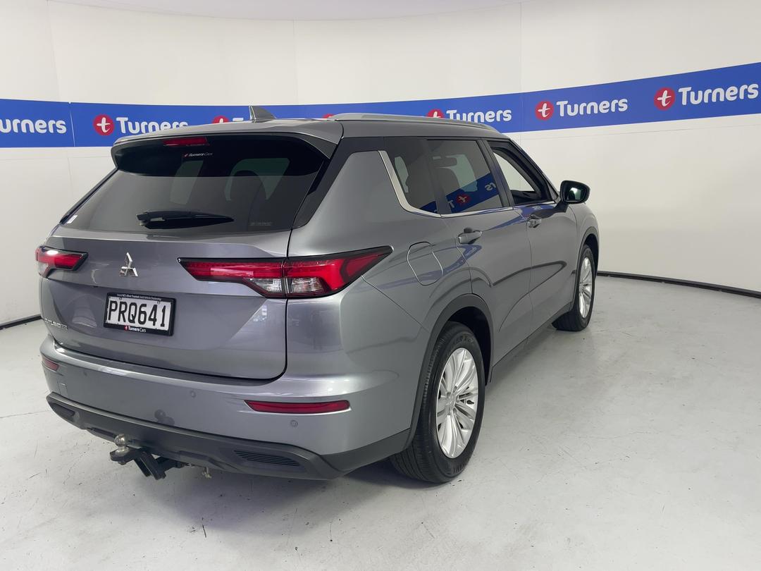 Photo '7' of Mitsubishi Outlander
