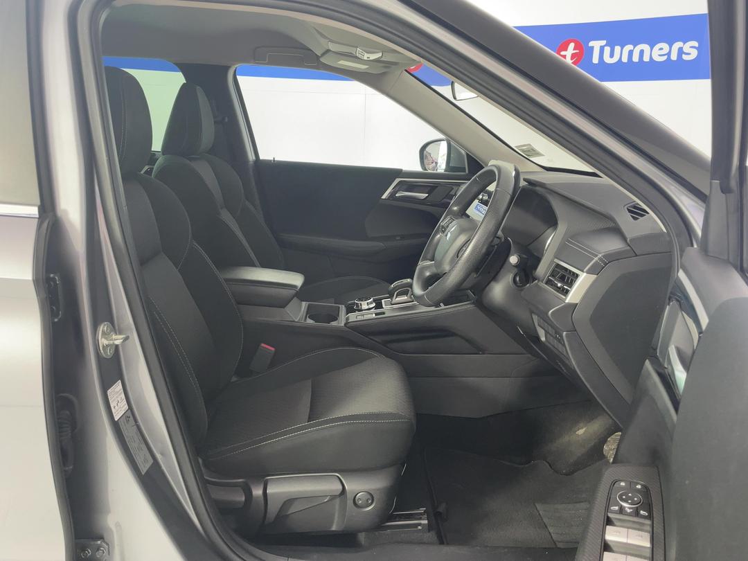 Photo '16' of Mitsubishi Outlander
