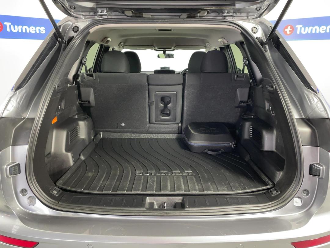 Photo '14' of Mitsubishi Outlander