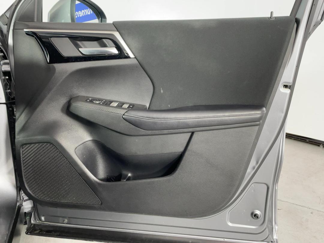 Photo '15' of Mitsubishi Outlander