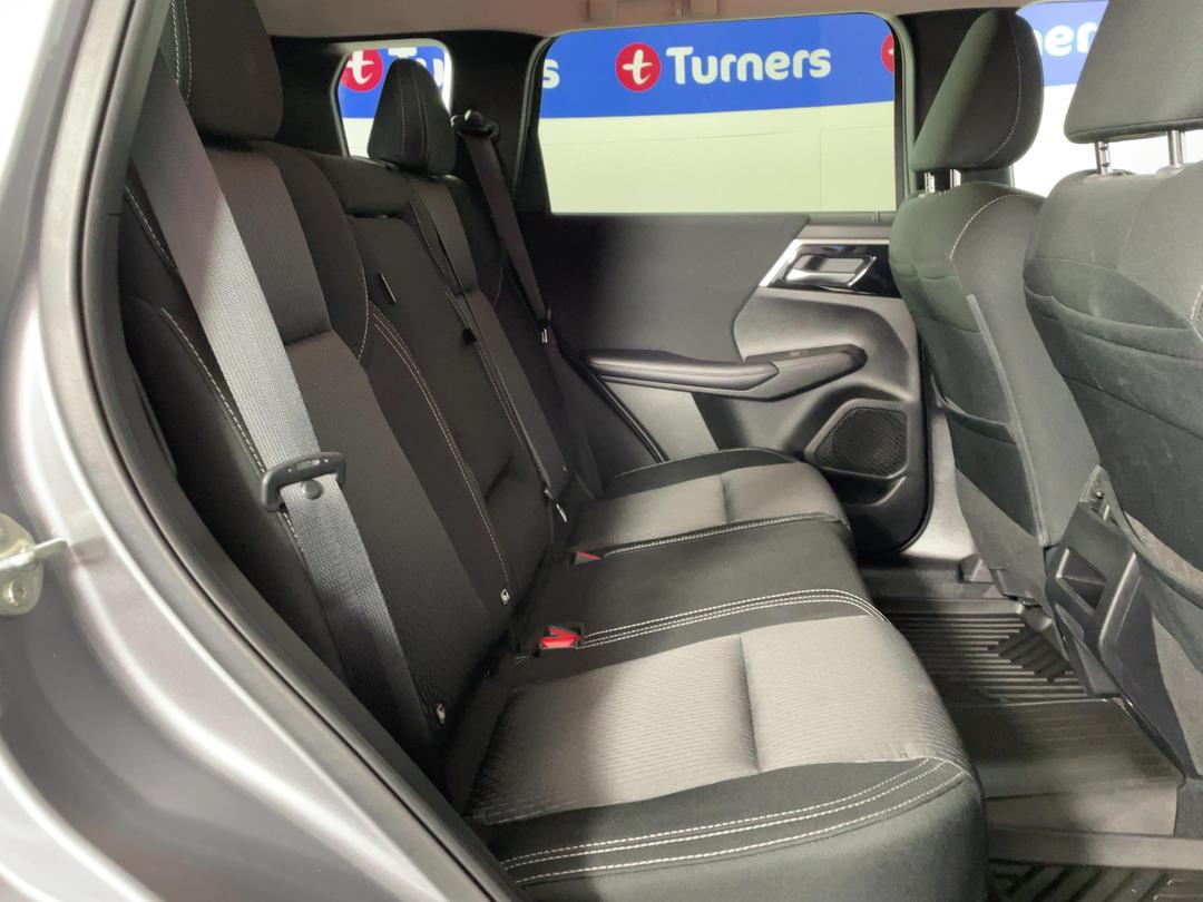 Photo '20' of Mitsubishi Outlander