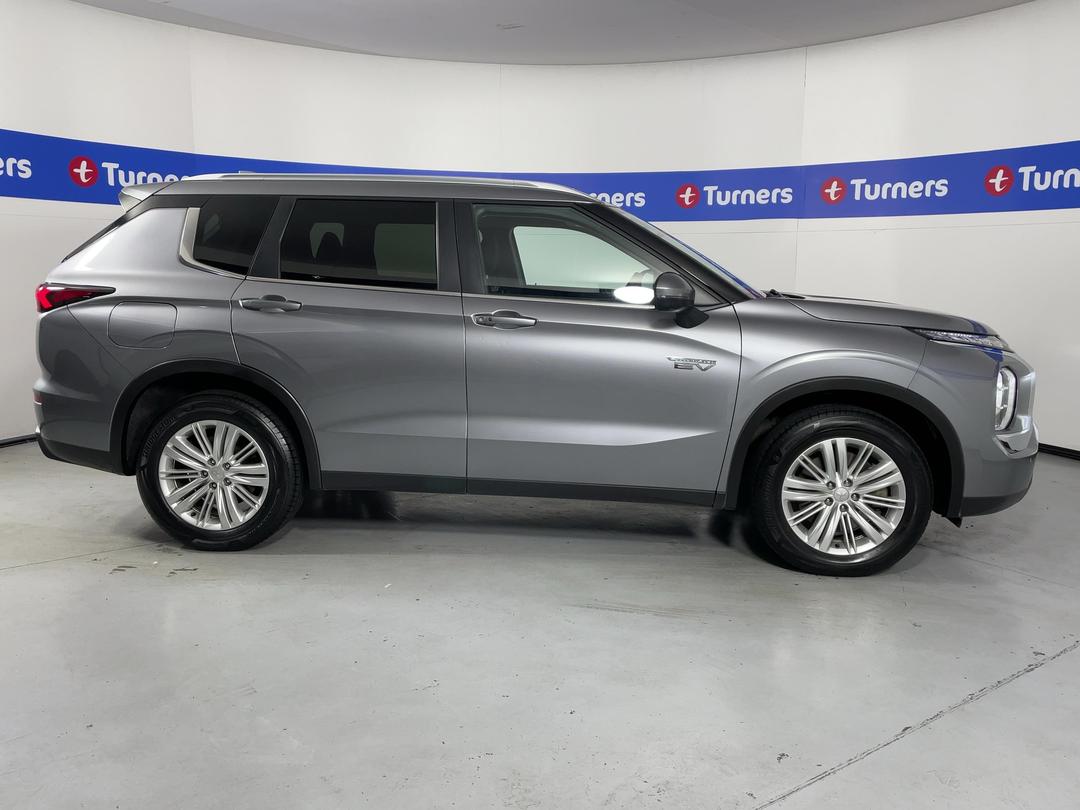 Photo '23' of Mitsubishi Outlander