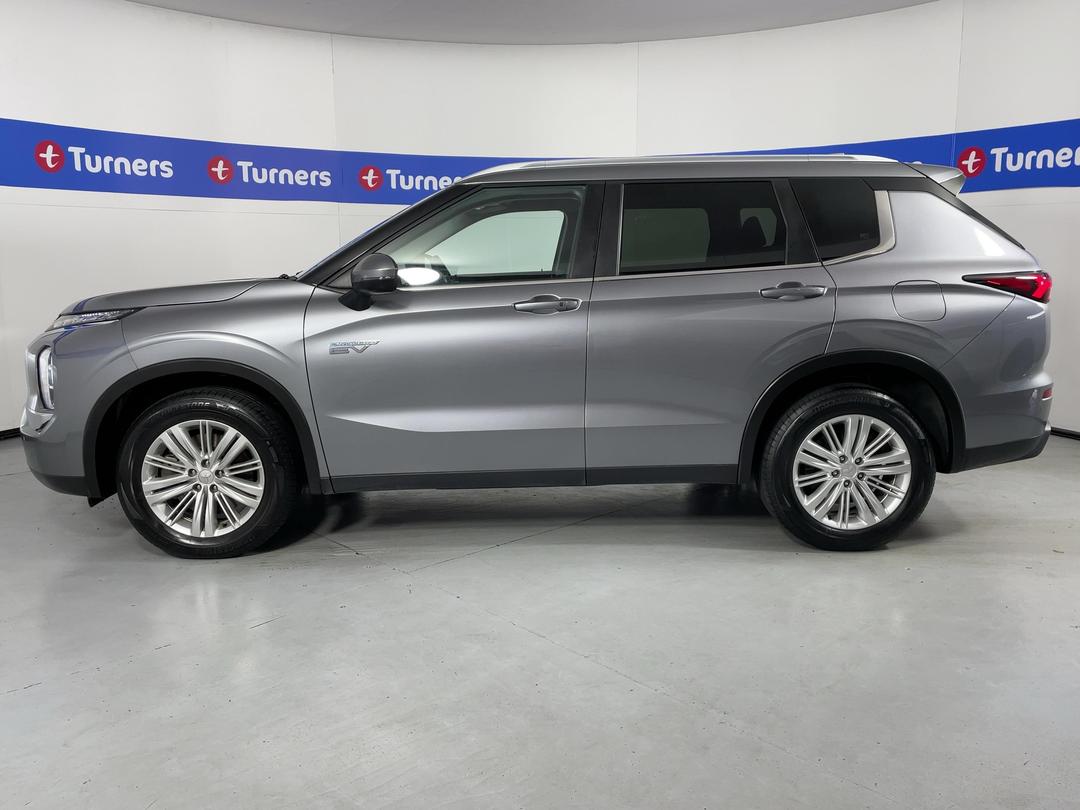 Photo '24' of Mitsubishi Outlander