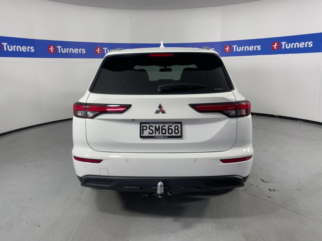 Photo '6' of Mitsubishi Outlander