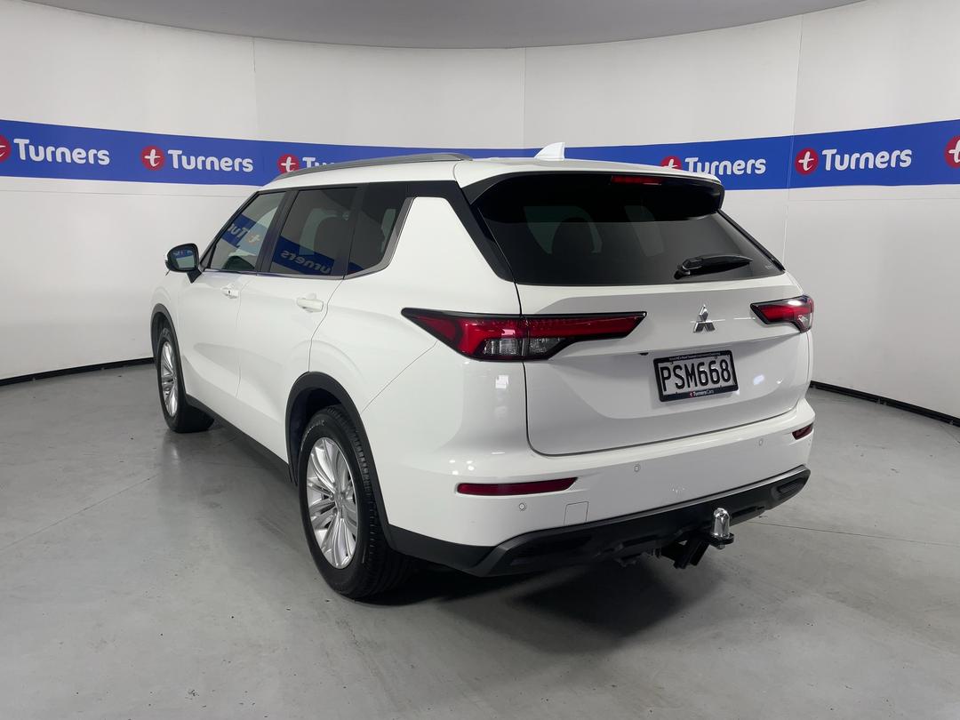Photo '5' of Mitsubishi Outlander