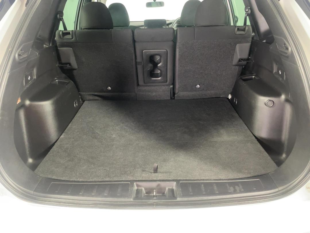 Photo '14' of Mitsubishi Outlander
