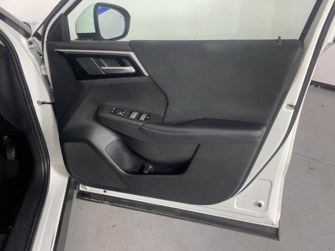 Photo '15' of Mitsubishi Outlander