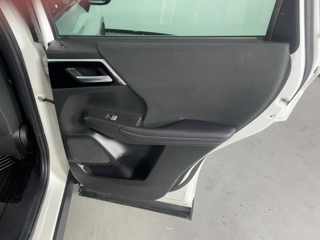 Photo '19' of Mitsubishi Outlander