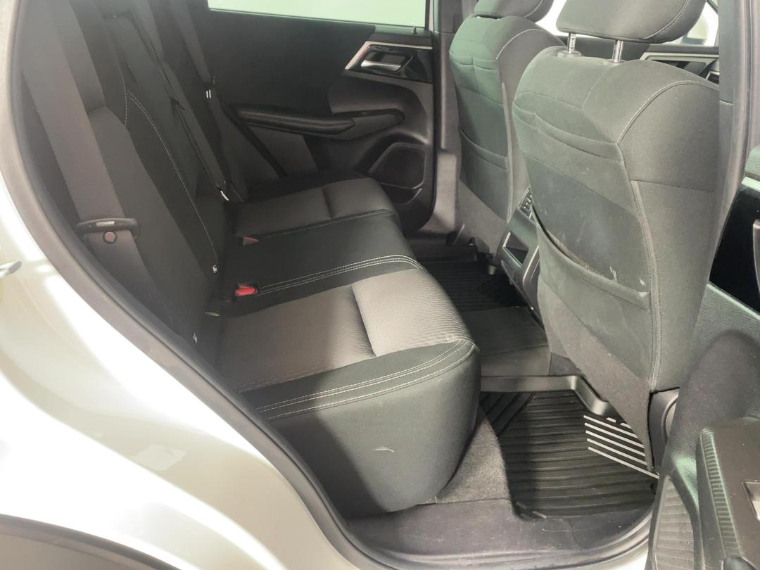 Photo '20' of Mitsubishi Outlander