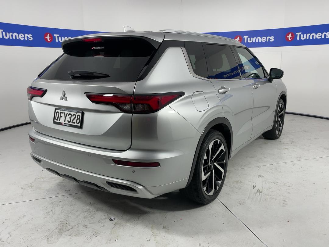 Photo '7' of Mitsubishi Outlander