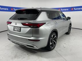 Photo '7' of Mitsubishi Outlander