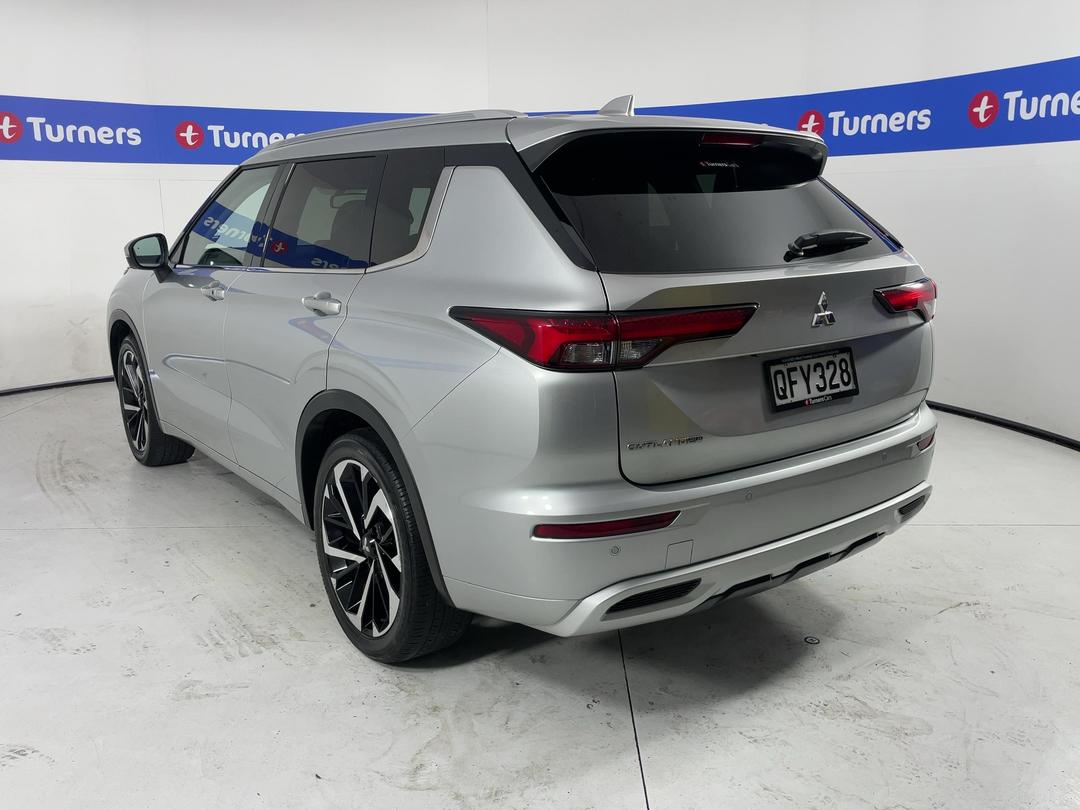 Photo '5' of Mitsubishi Outlander