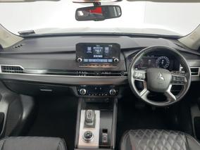 Photo '17' of Mitsubishi Outlander