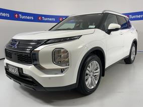Photo '4' of Mitsubishi Outlander
