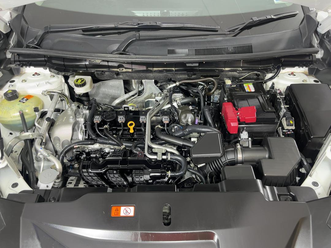 Photo '13' of Mitsubishi Outlander