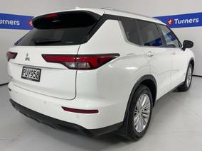 Photo '7' of Mitsubishi Outlander