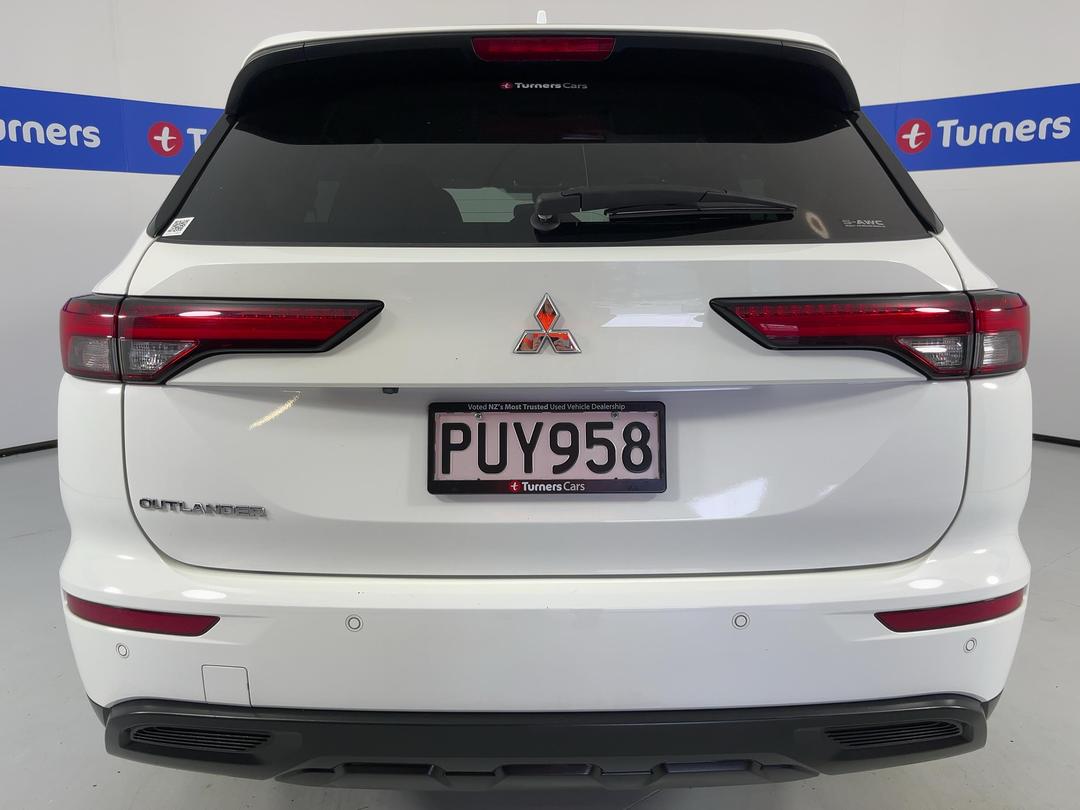 Photo '6' of Mitsubishi Outlander