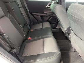 Photo '20' of Mitsubishi Outlander