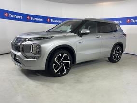 Photo '4' of Mitsubishi Outlander