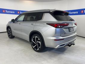 Photo '5' of Mitsubishi Outlander