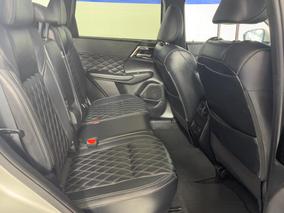 Photo '20' of Mitsubishi Outlander