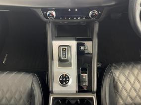 Photo '18' of Mitsubishi Outlander