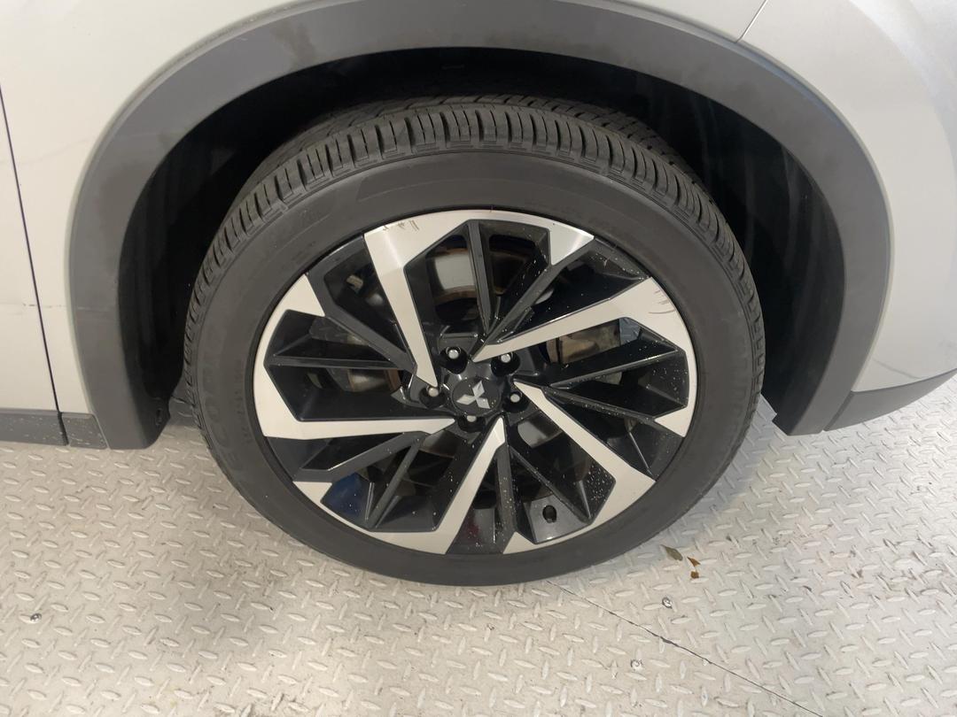 Photo '9' of Mitsubishi Outlander