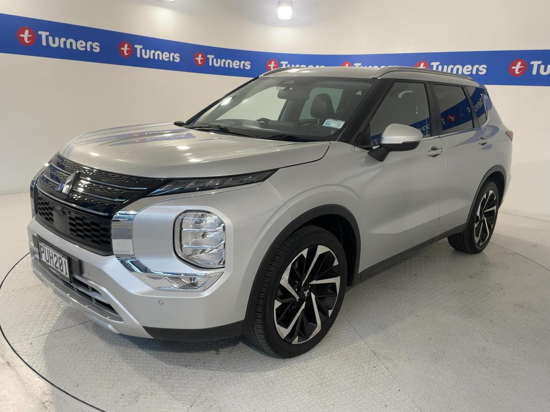 Photo '4' of Mitsubishi Outlander