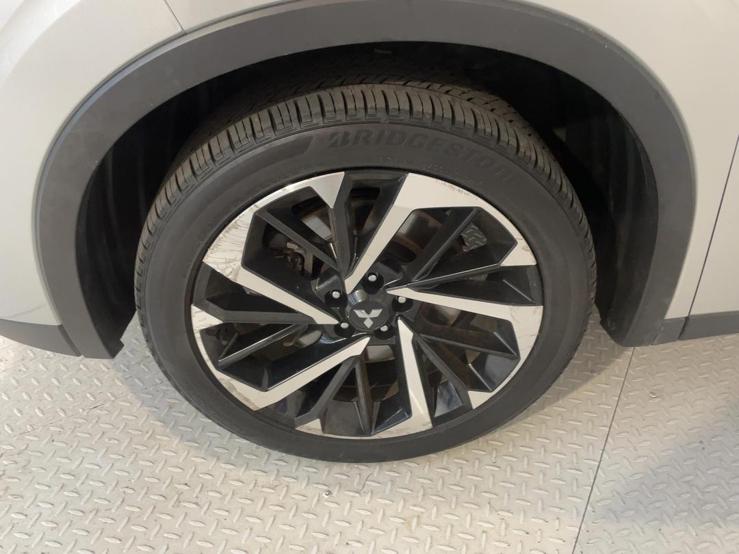 Photo '10' of Mitsubishi Outlander