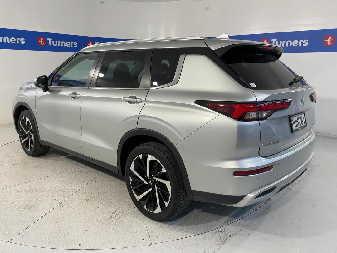 Photo '5' of Mitsubishi Outlander