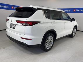 Photo '7' of Mitsubishi Outlander