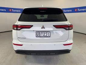Photo '6' of Mitsubishi Outlander