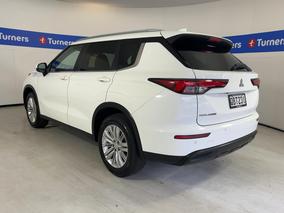 Photo '5' of Mitsubishi Outlander