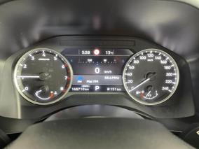 Photo '21' of Mitsubishi Outlander
