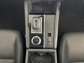 Photo '18' of Mitsubishi Outlander