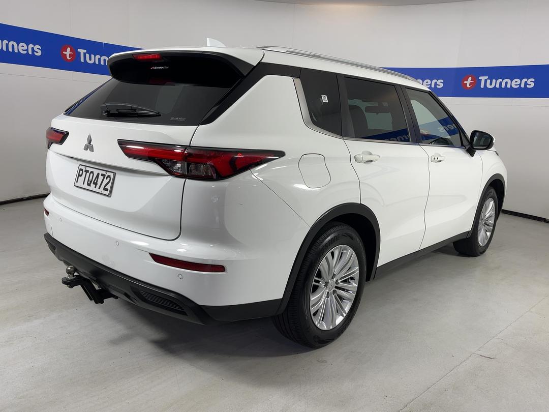 Photo '7' of Mitsubishi Outlander