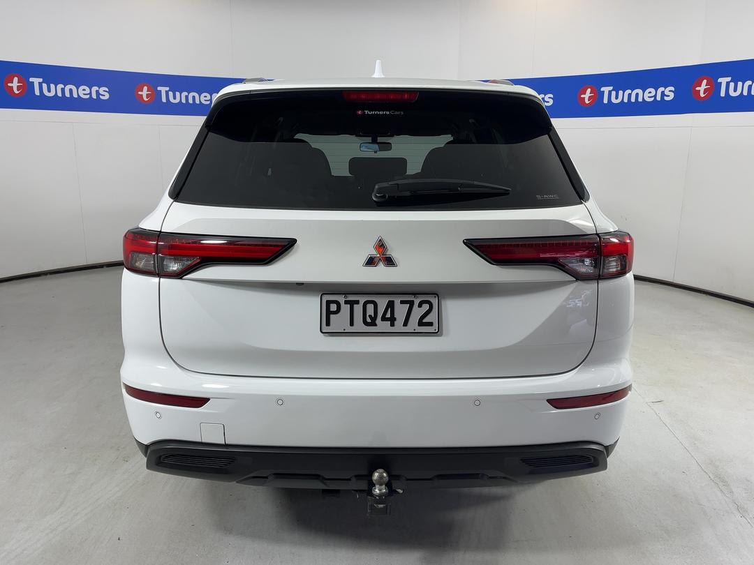 Photo '6' of Mitsubishi Outlander